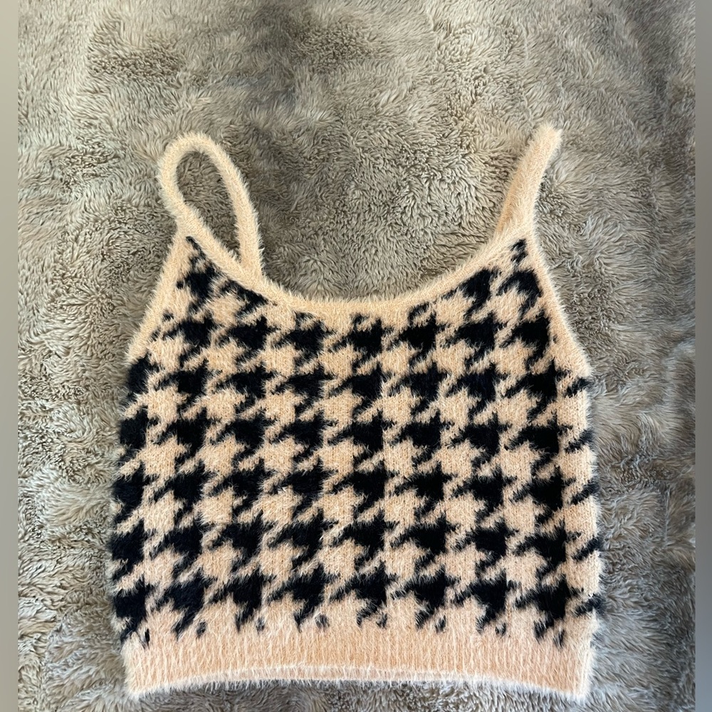 Kendall and Kylie fuzzy, very soft, never worn or washed